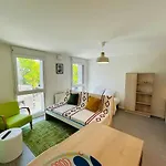 We Live In R - 203 Apartment