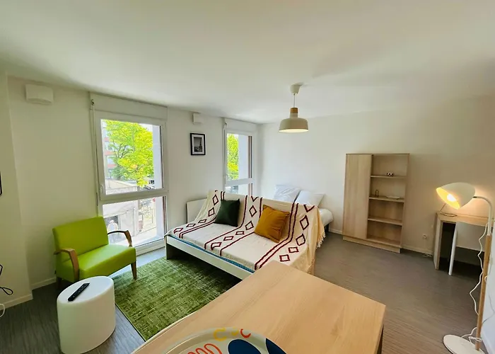 We Live In R - 203 Апартаменты *